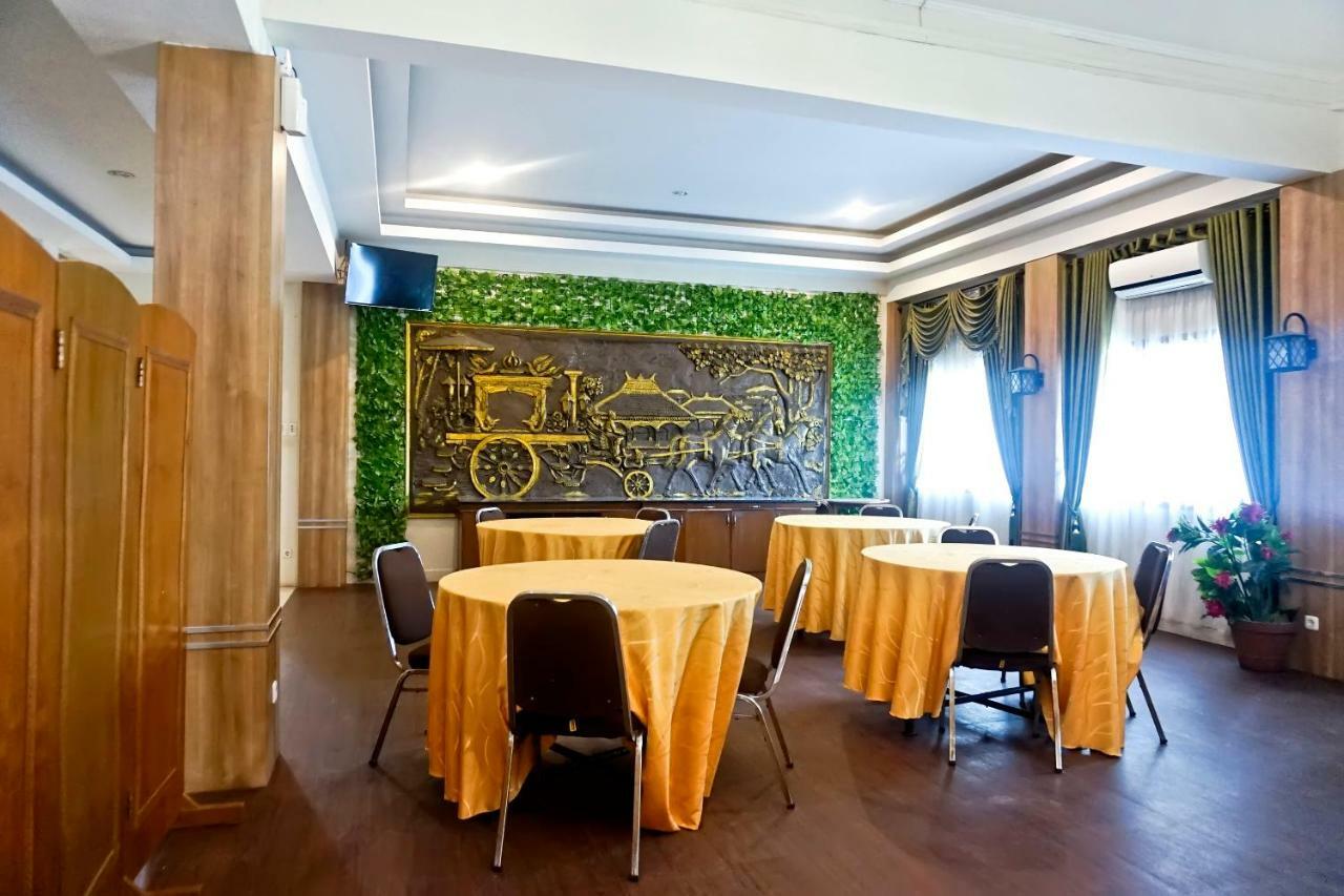 Oyo 627 Tirta Kencana Syariah Hotel