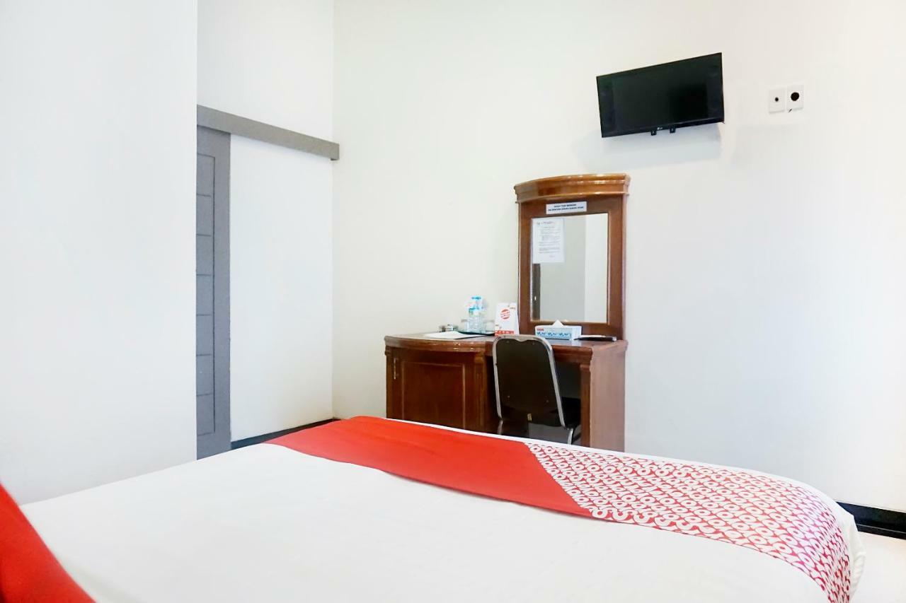 Oyo 627 Tirta Kencana Syariah Hotel Pekanbaru